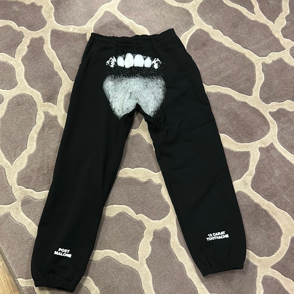 Post Malone sweatpants from the 12 carat toothache Tour men’s size large